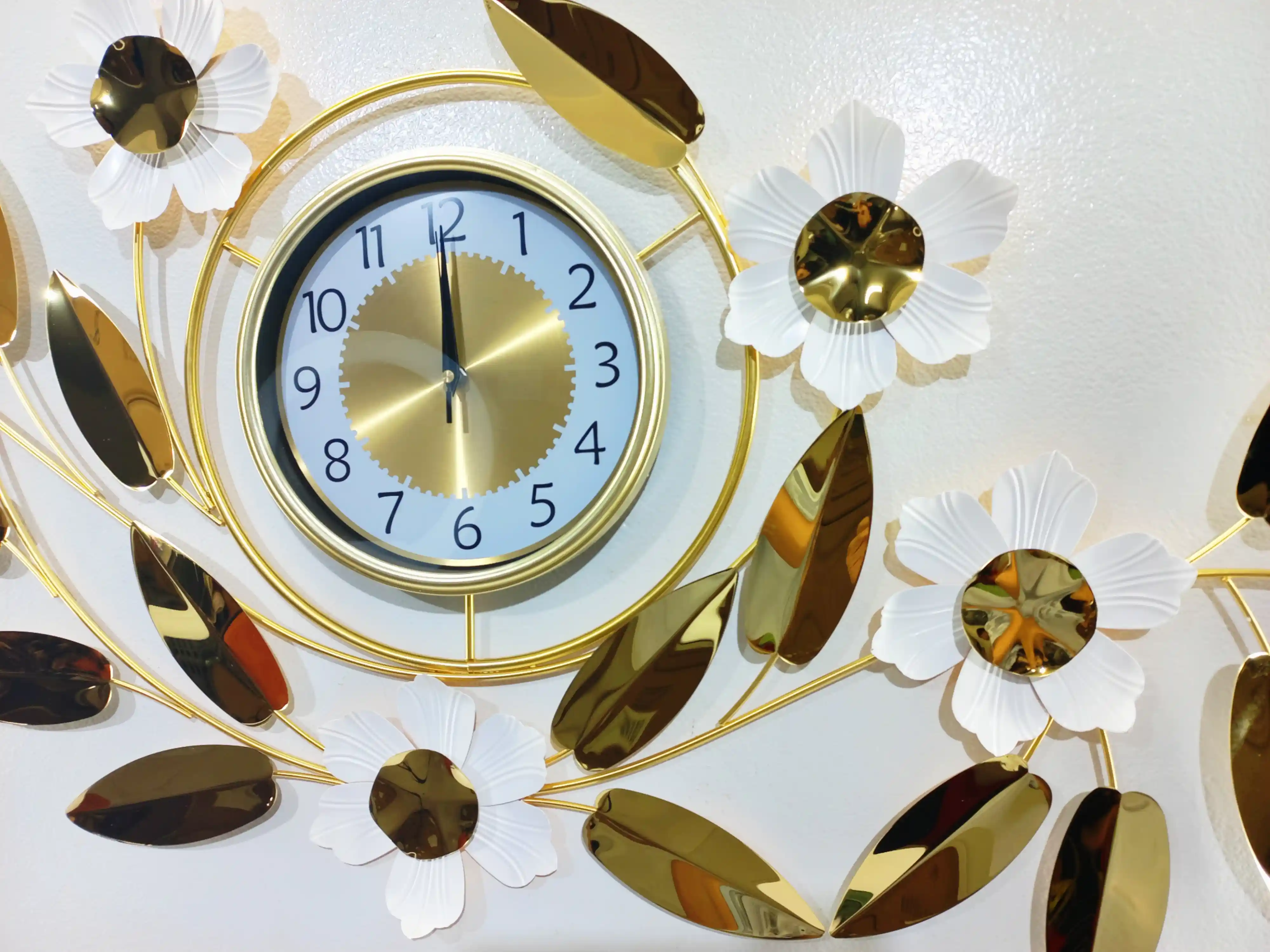 Glossy Leaf & White Floral Decorative Wall Clock
